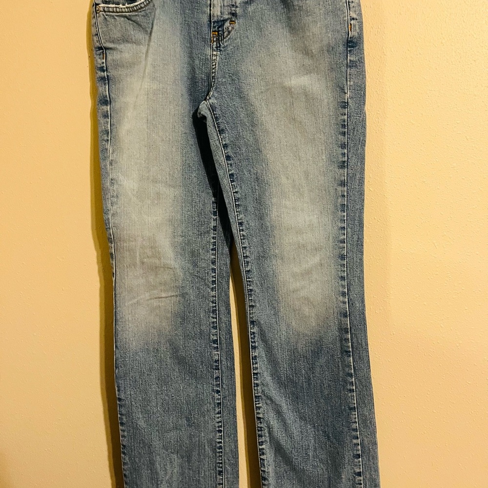 Calvin Klein Women’s Jeans Size 4 Low Rise Boot Cut. 4